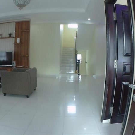 Villa Dira Bogor Buitenkant foto