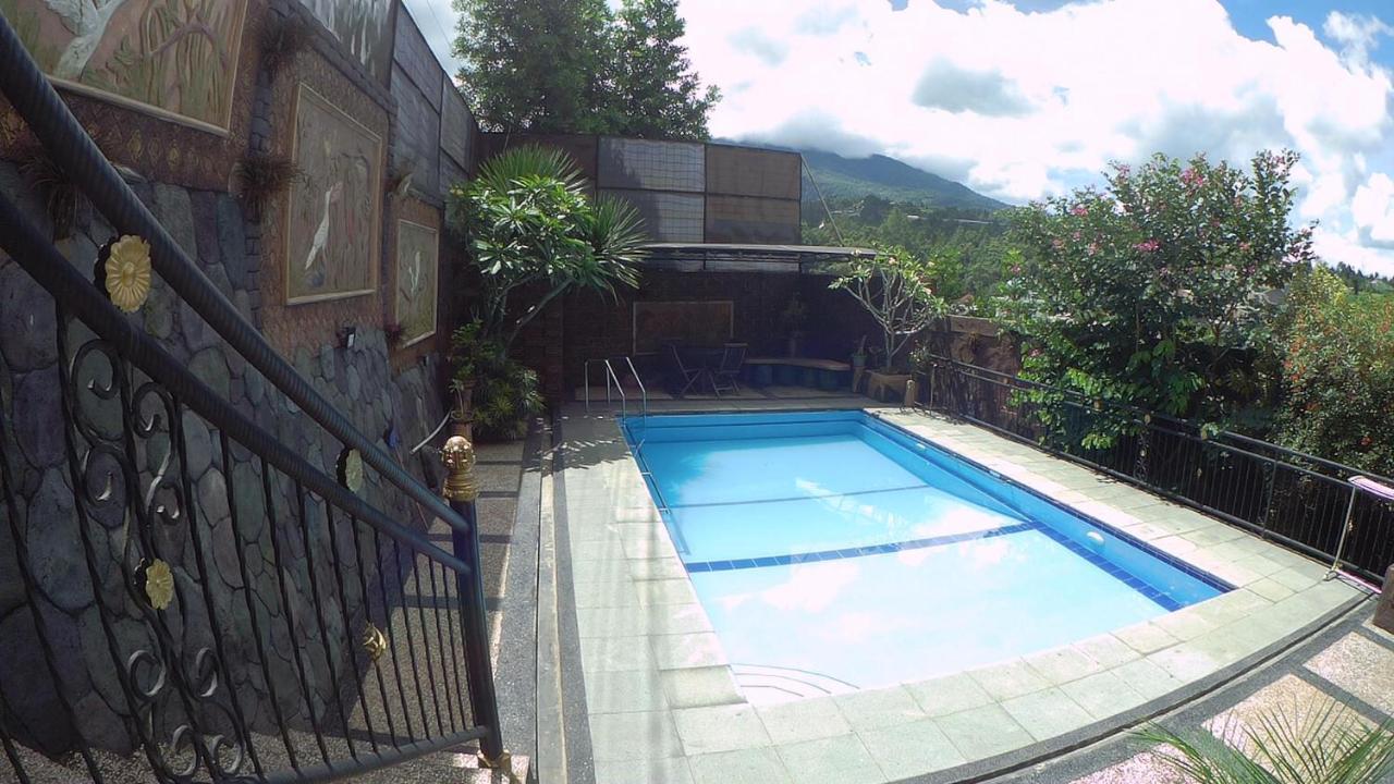 Villa Dira Bogor Buitenkant foto